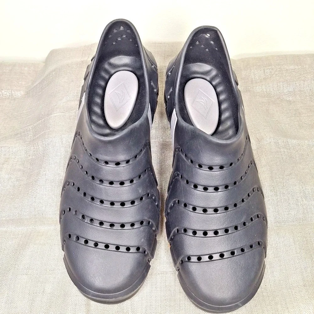 NEW Sperry Water Strider Black Mens 9 Waterproof Shoes Slip on Sports Womans 10